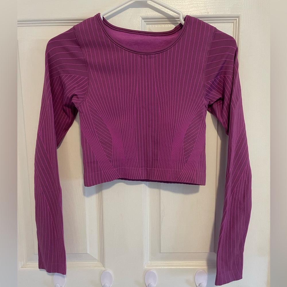 Lululemon long sleeve crop top-Color plum